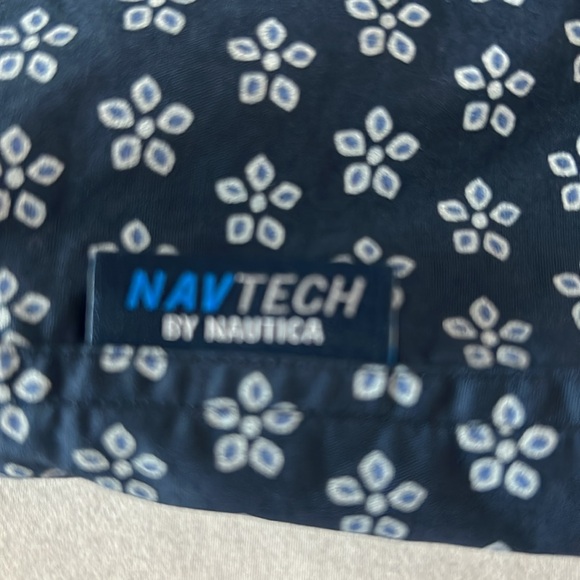 Mens Nautica performance button up in pristine condition, never worn - Picture 6 of 7
